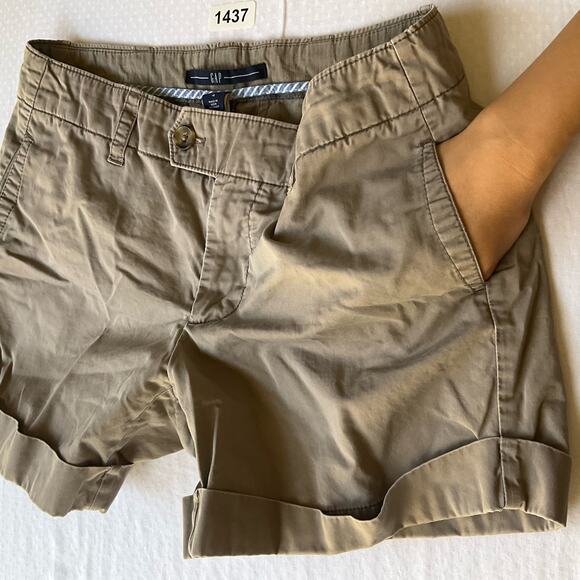 GAP Women’s Khaki Shorts size 4 US, Natural Tan - Picture 7 of 11